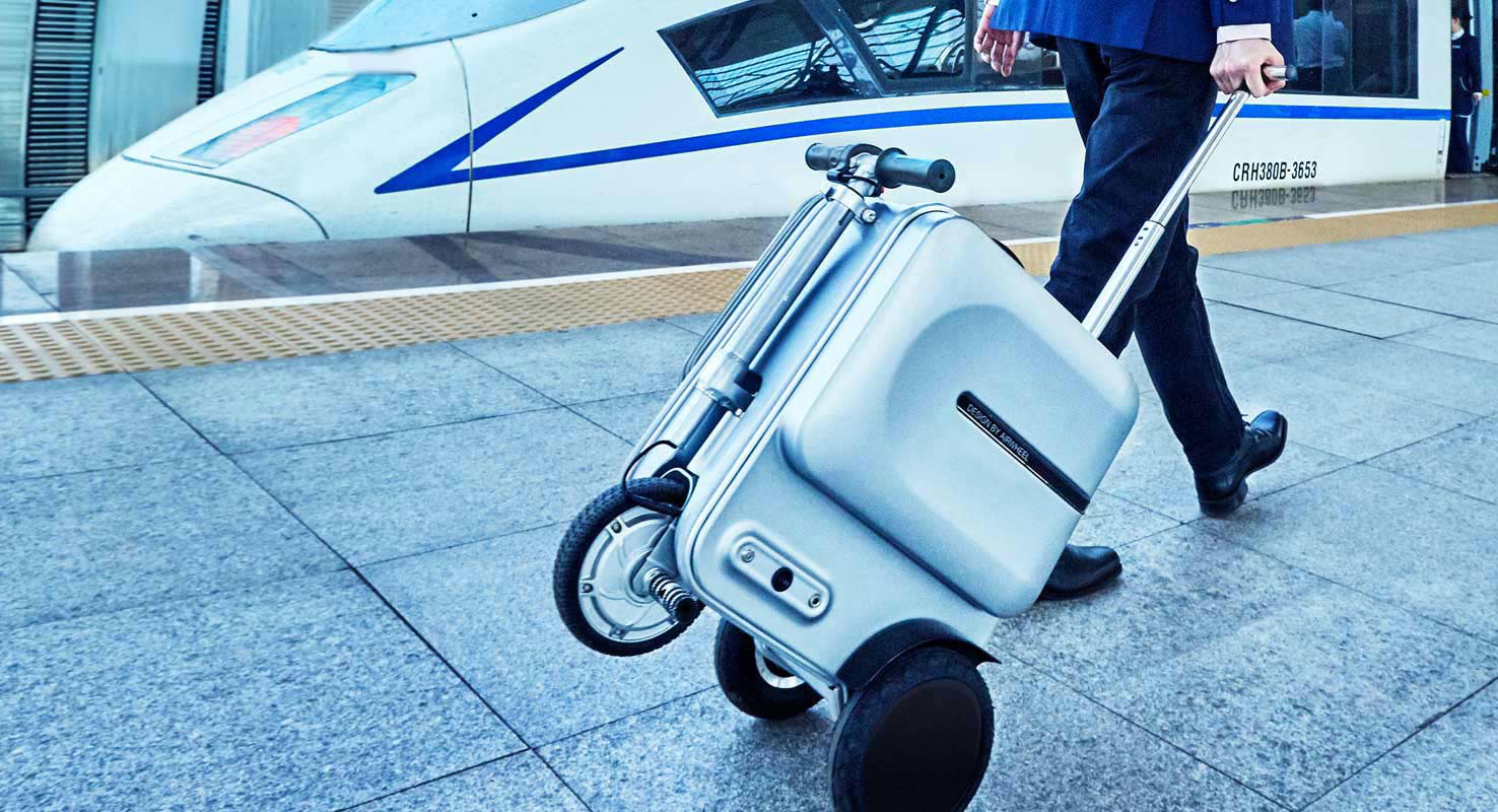 Airwheel SE3 fully functional drag along suitcase(2).