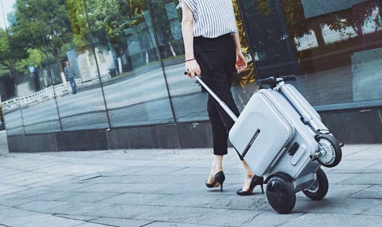 Airwheel se3 rideable suitcase(2).