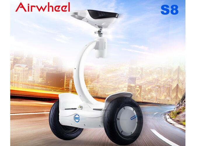 Ir a tener un viaje en el campo con Airwheel scooter eléctrico auto-equilibrio.